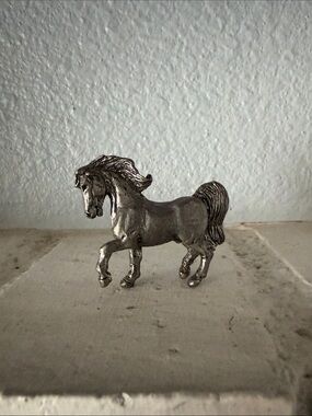 Collectable Hudson Pewter horse sculpture figurine